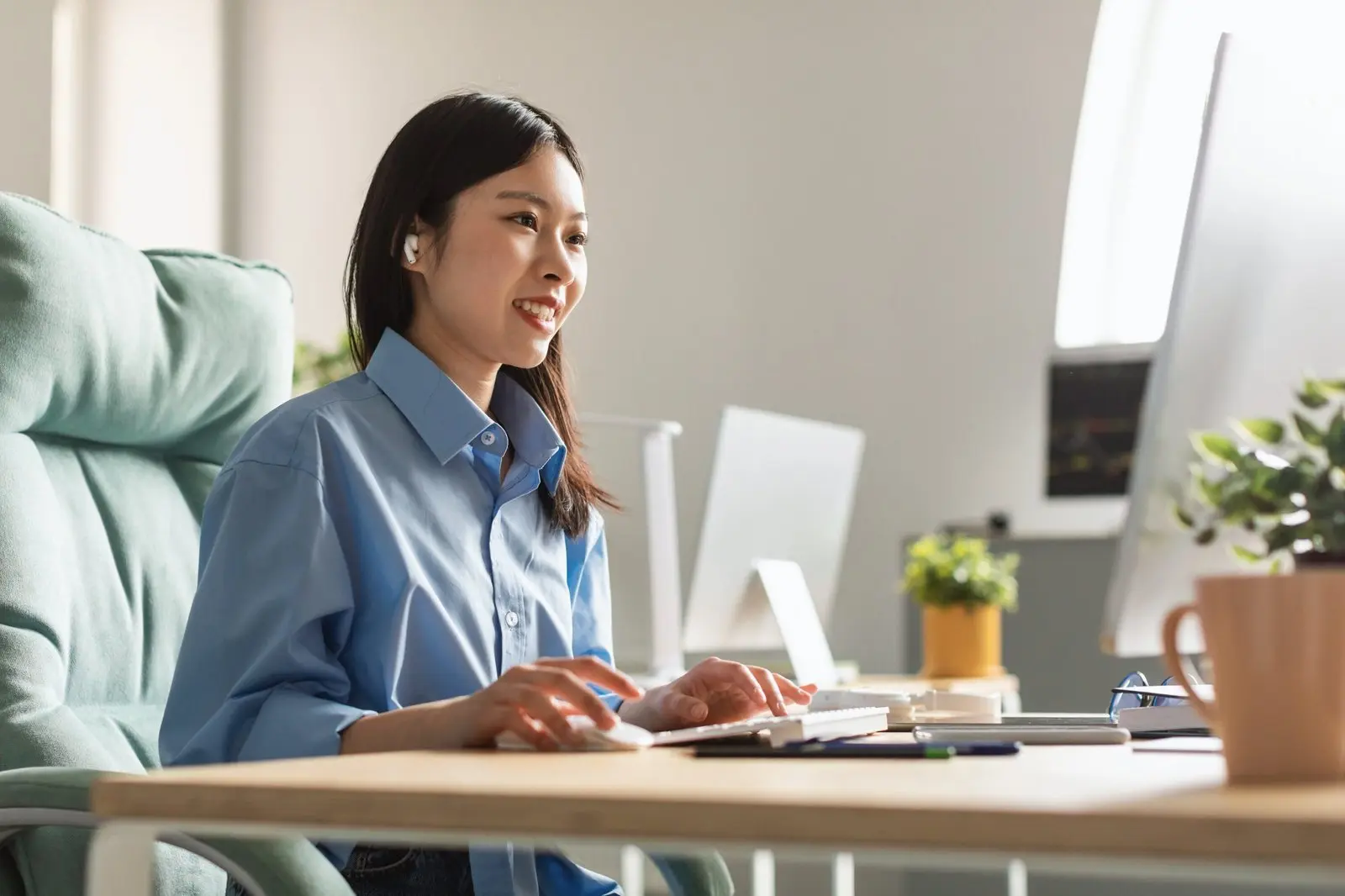Home 136 rsz happy asian millennial businesswoman working onlin 2022 12 16 09 00 50 utc scaled 1